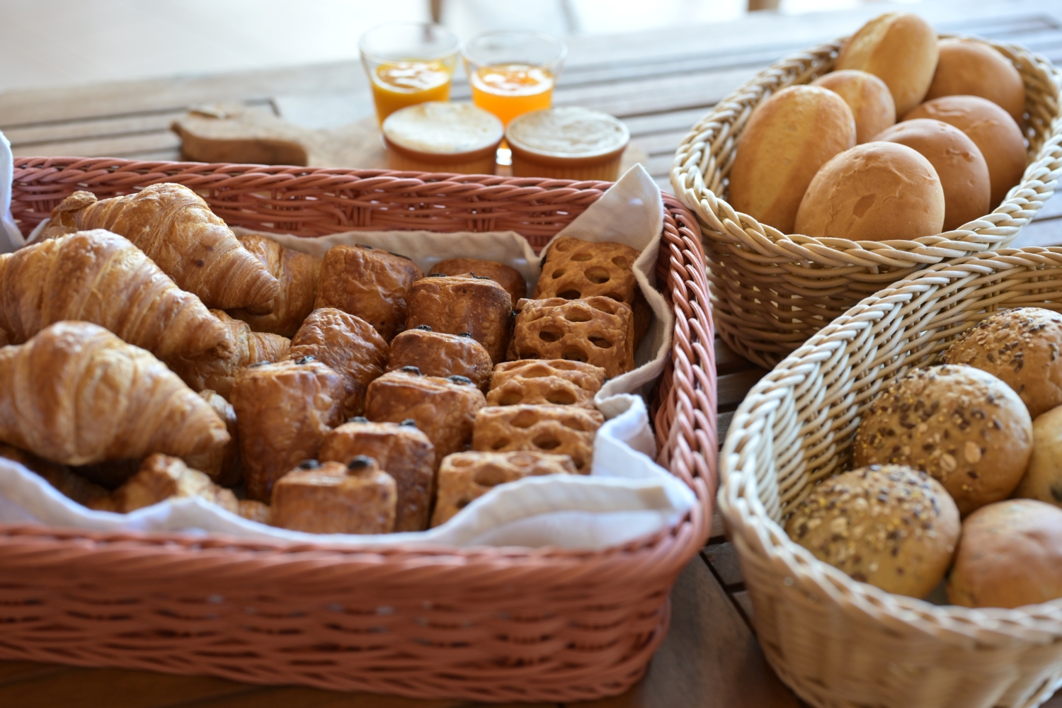 Freshly baked bread every morning. Enjoy them with our homemade brown sugar margarine, herb butter, or Ishigaki Island-made jam.
