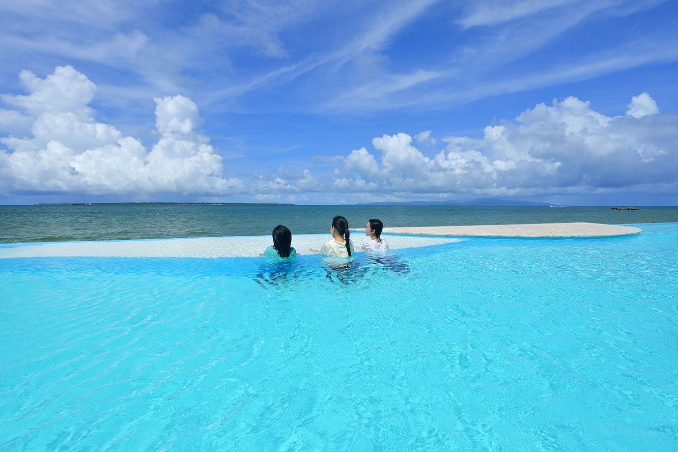 Infinity pool